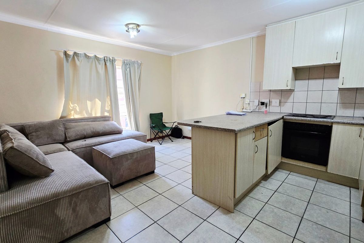 Modern 1 Bedroom apartment for Sale in Grand Central -  Midrand - Photo 2