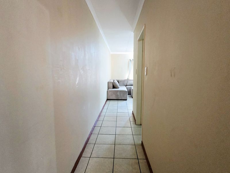 Modern 1 Bedroom apartment for Sale in Grand Central -  Midrand - Photo 5
