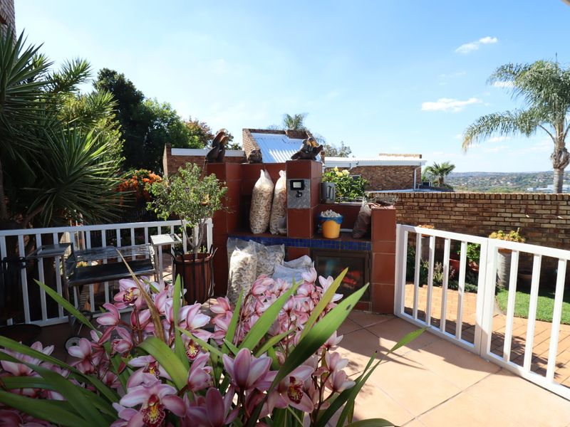 Spacious Four Bedroom Family Home for Sale in Emperors Estate - Photo 7
