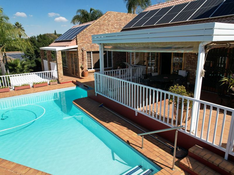 Spacious Four Bedroom Family Home for Sale in Emperors Estate - Photo 4