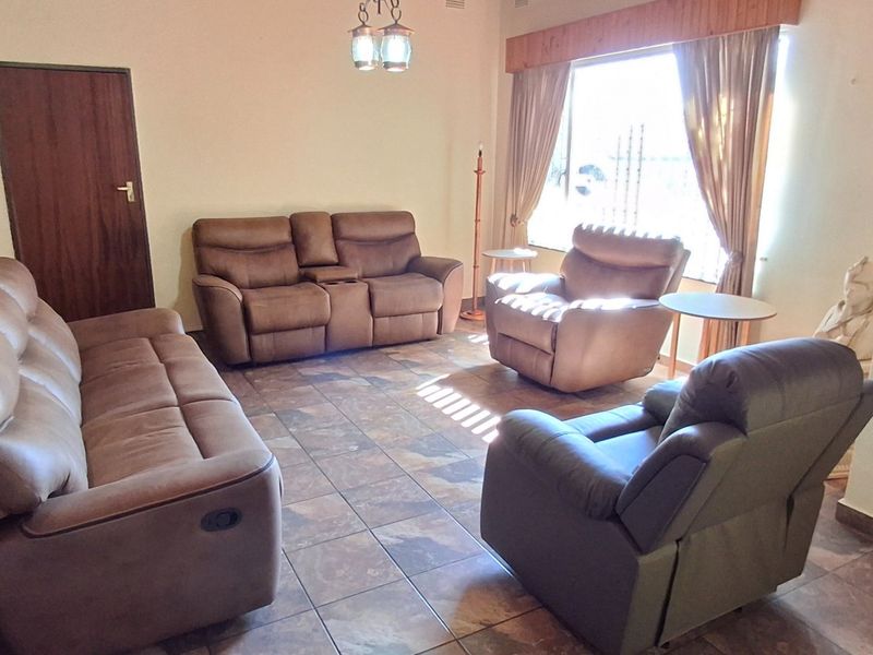 BEAUTIFUL FAMILY HOUSE WITH FLAT FOR SALE - Photo 9