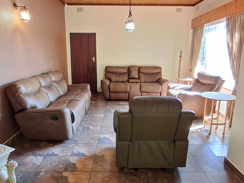 BEAUTIFUL FAMILY HOUSE WITH FLAT FOR SALE - Photo 6