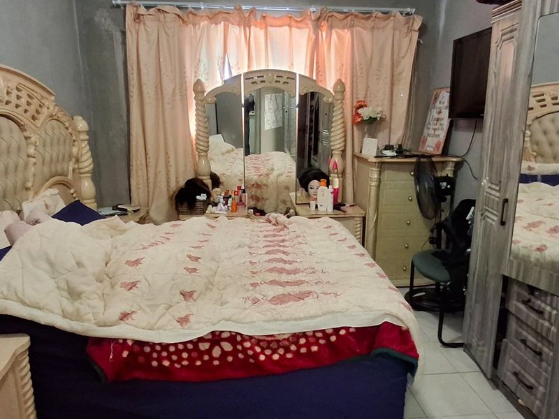 FIXER-UPPER LARGE HOUSE WITH FLAT FOR SALE IN ORCHARDS - Photo 10