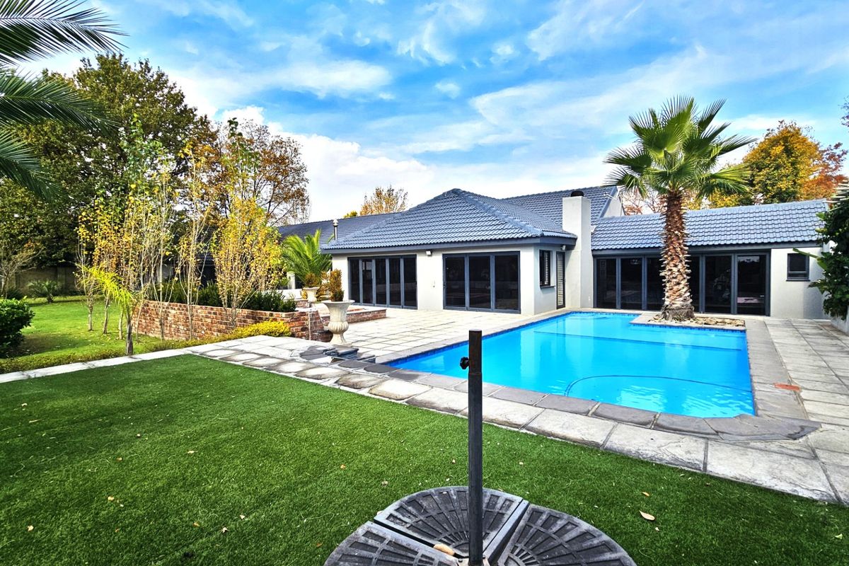 Designed for Entertaining. Created for Living. - Photo 2