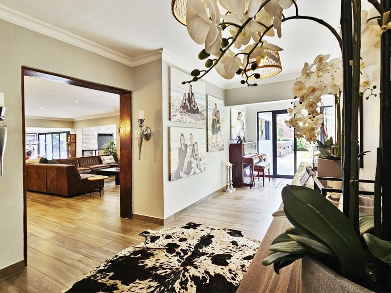 Designed for Entertaining. Created for Living. - Photo 7