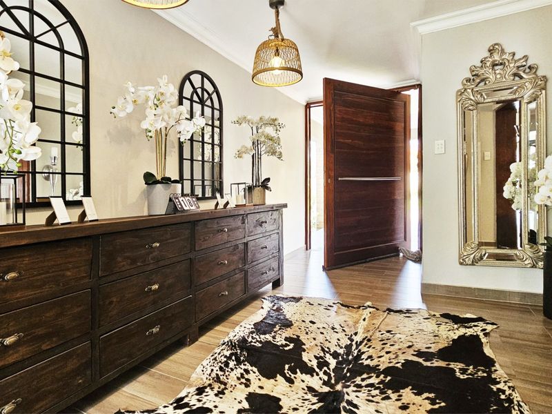 Designed for Entertaining. Created for Living. - Photo 6