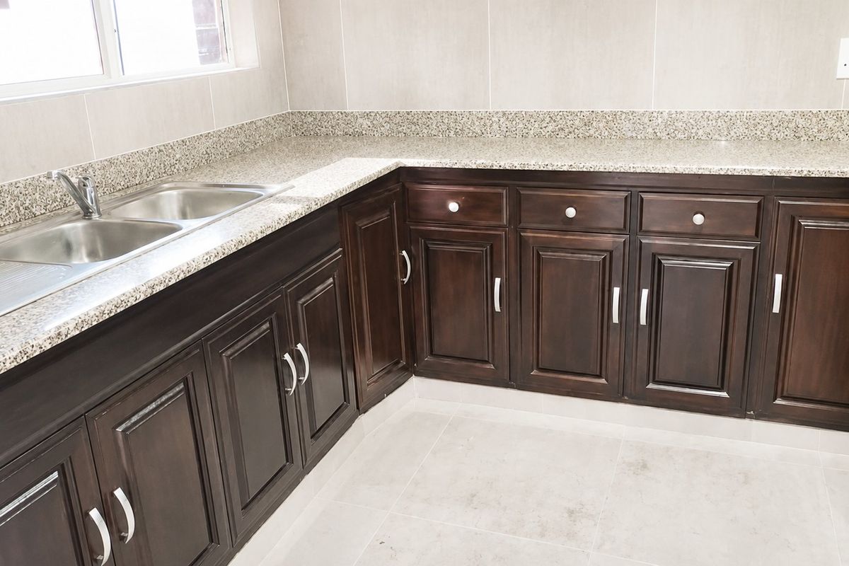 Modern & Spacious 3 Bedroom Apartment with Lock-Up Garage - Photo 5