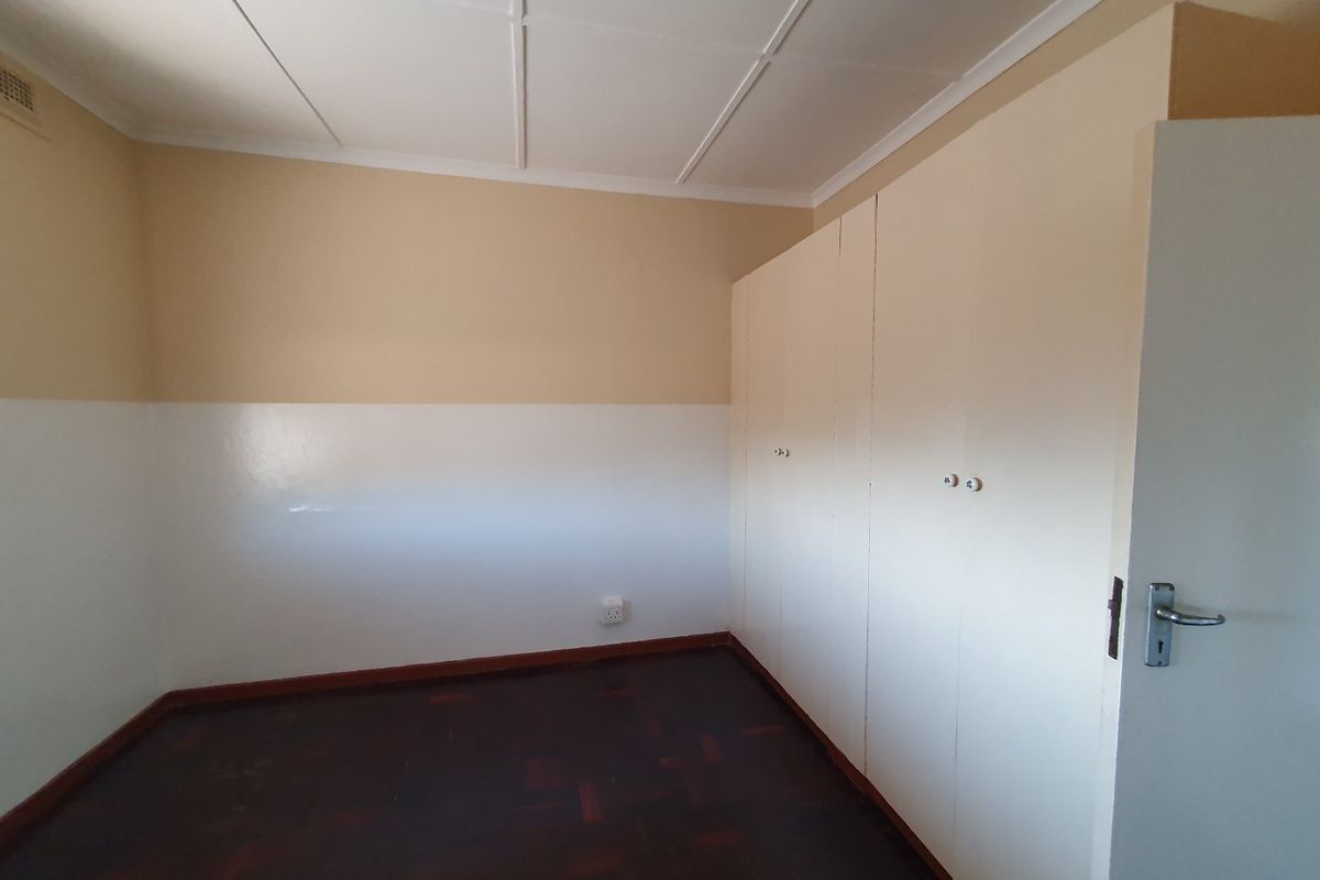 Three-bedroom flat in Bluff - Photo 2