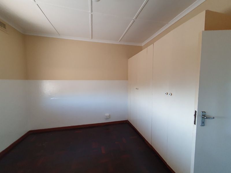 Three-bedroom flat in Bluff - Photo 2