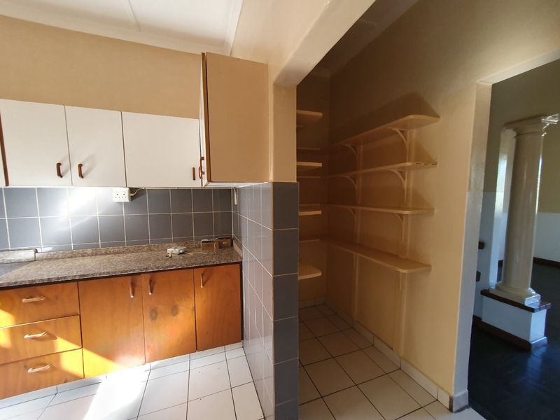 Three-bedroom flat in Bluff - Photo 8