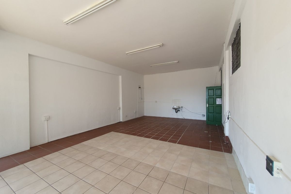 Premium Bluff Factory Retail Space for Lease - Photo 5