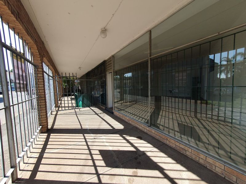 Premium Bluff Factory Retail Space for Lease - Photo 8