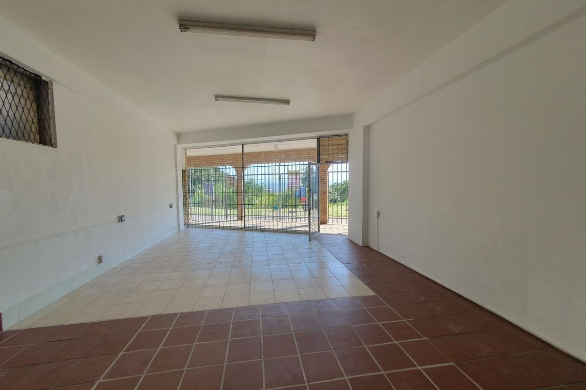 Premium Bluff Factory Retail Space for Lease - Photo 3