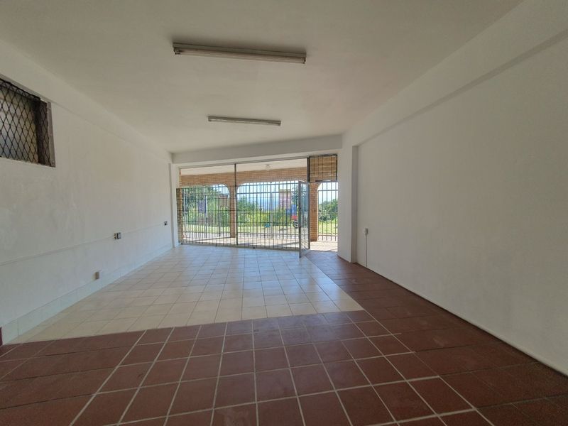 Premium Bluff Factory Retail Space for Lease - Photo 3