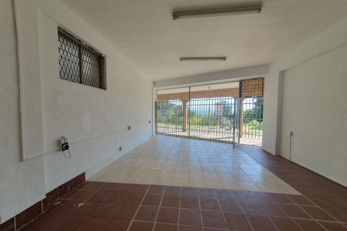 Premium Bluff Factory Retail Space for Lease - Photo 4