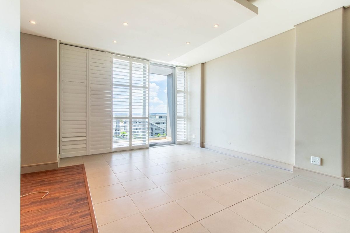 Rare North-Facing 2 Bedroom Apartment in Prime Bedford Square Position - Photo 2