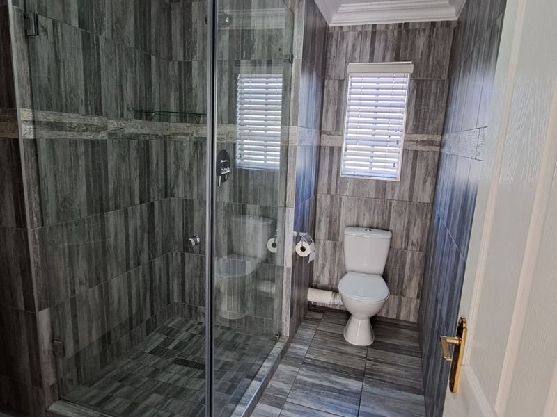 This beautifully renovated unit is perfectly situated in the heart of Dowerglen - Photo 9