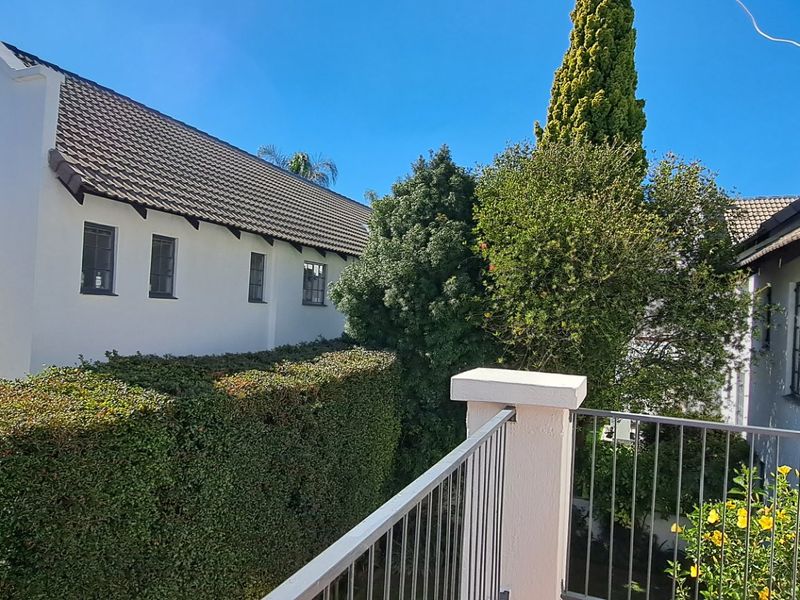 This beautifully renovated unit is perfectly situated in the heart of Dowerglen - Photo 1