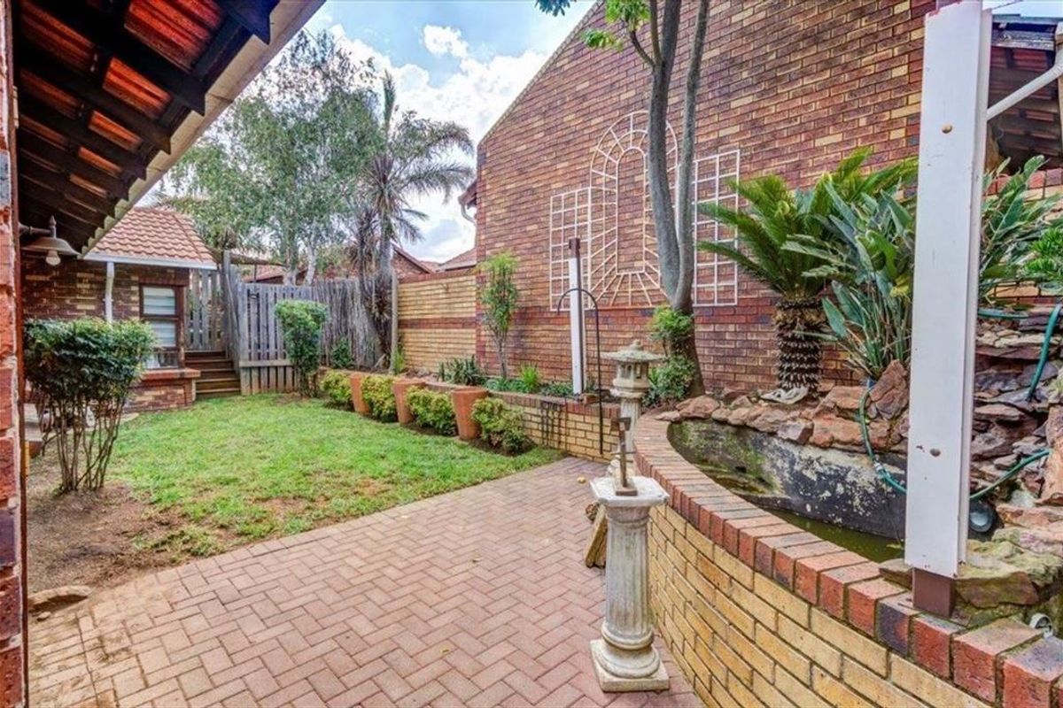 Elegant Family Home with Study and Double Garage - Photo 3