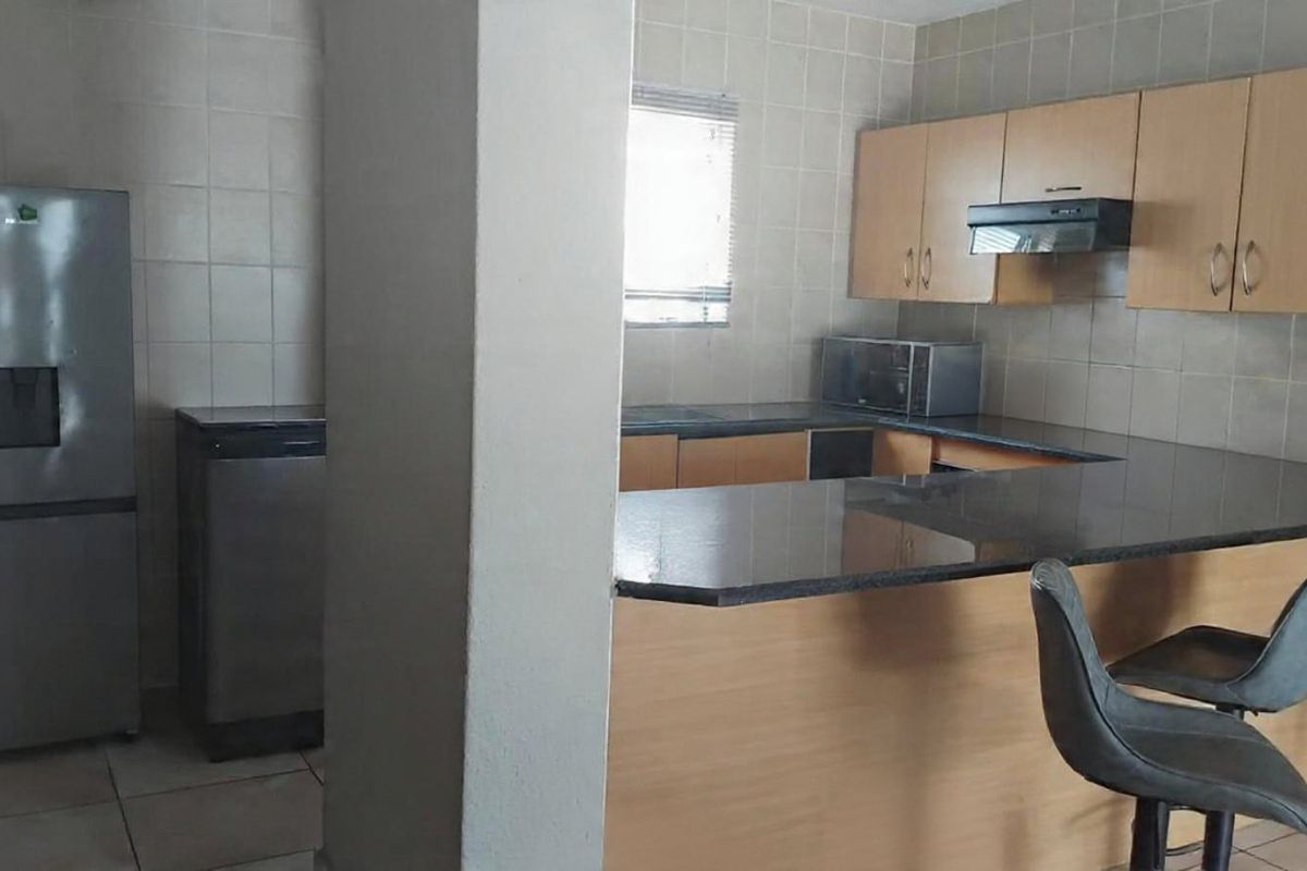 Apartment has 2-Bedroom with 1-Bathroom ,Kitchen and a Living room - Photo 2