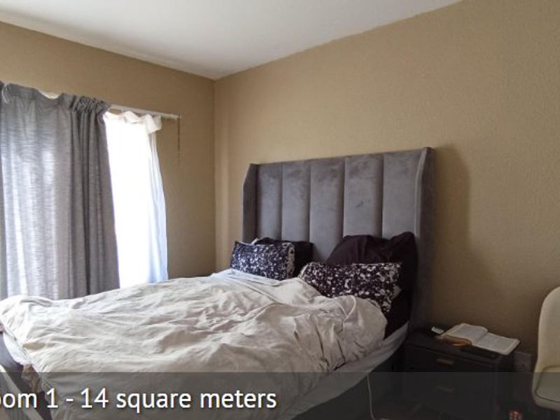 Cozy & Secure 1-Bedroom Townhouse in Sought-After Ruimsig Palms - Photo 6