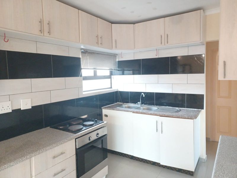 2 Bedroom Granny cottage for rent in Brighton Beach R7000pm - Photo 4