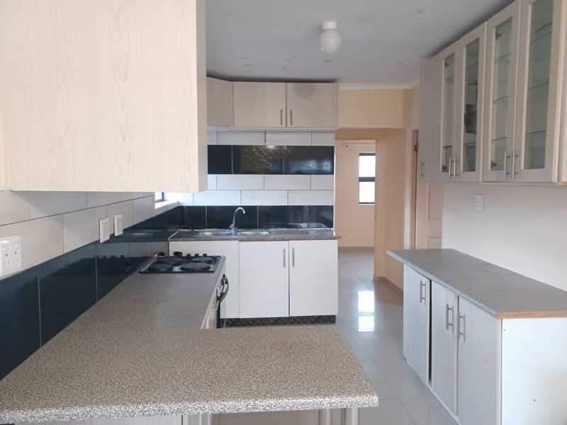 2 Bedroom Granny cottage for rent in Brighton Beach R7000pm - Photo 6