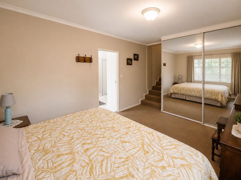 Family Haven in Woodmere with Beautiful Garden - Photo 10