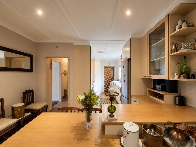 Family Haven in Woodmere with Beautiful Garden - Photo 6