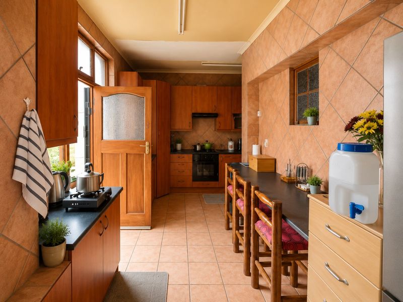 Germiston charmer with flatlet and large Garden. - Photo 7