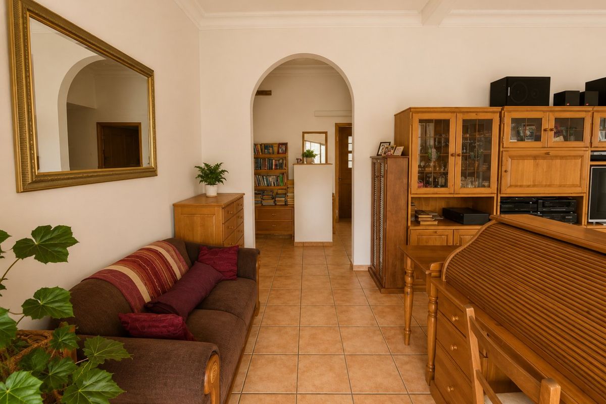 Germiston charmer with flatlet and large Garden. - Photo 3