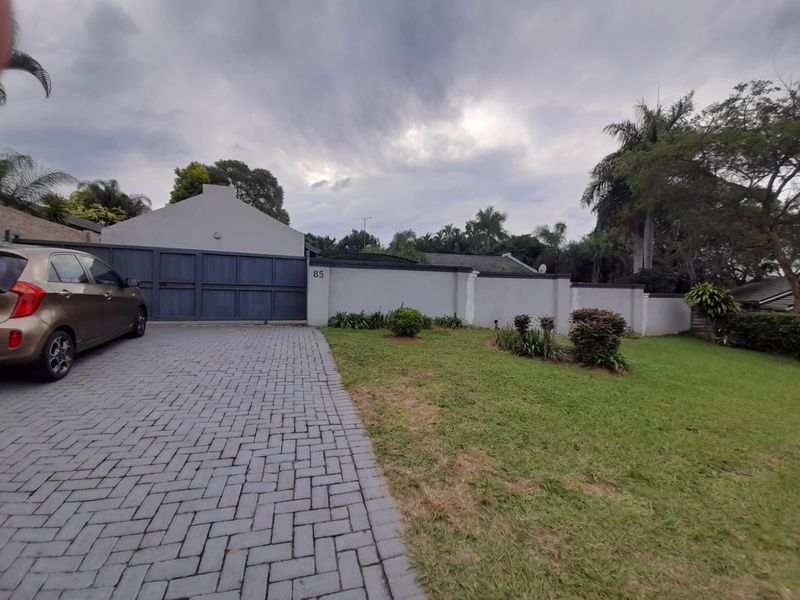 Spacious Family Home with 5 Bedrooms, Pool, Double Garage & Large Stand - Photo 5