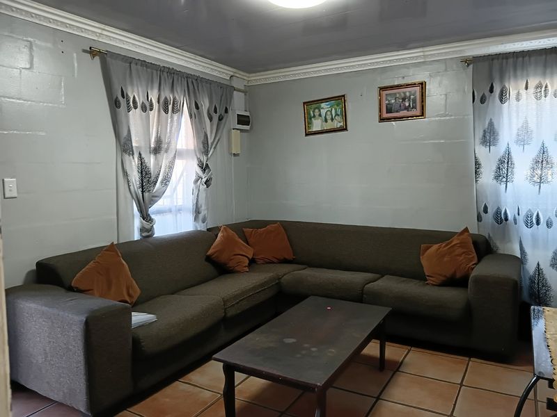4 Bedroom house for sale in Heather Park - Photo 8