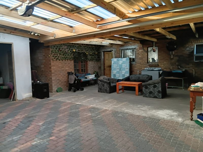 4 Bedroom house for sale in Heather Park - Photo 3