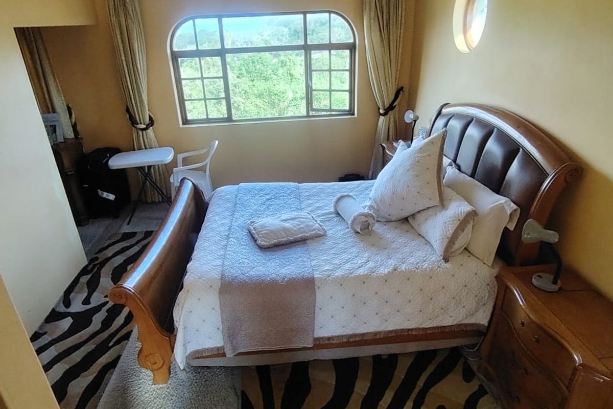 6 BEDROOM HOUSE IN BAYSVILLE  - Photo 4