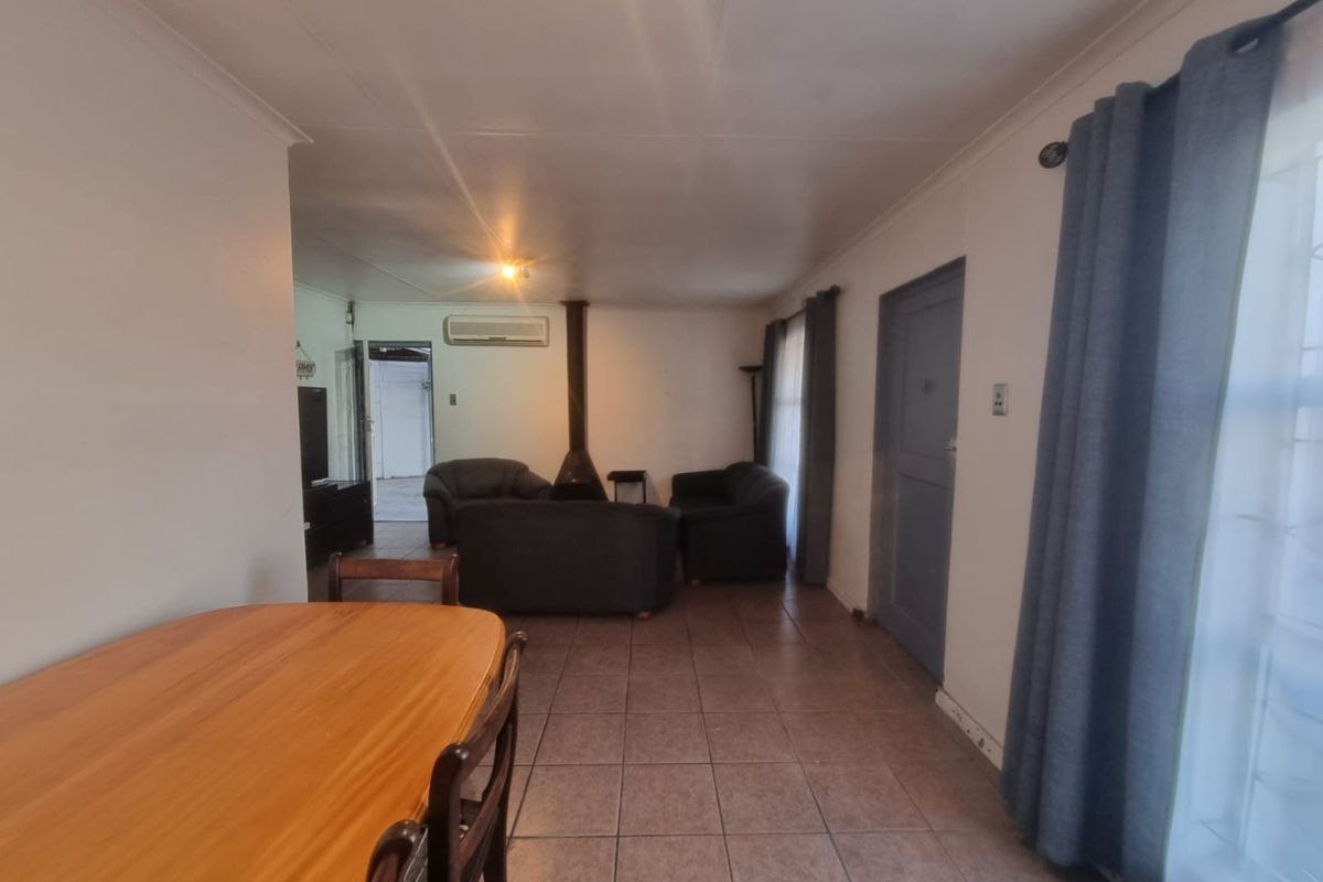 3 Bedroom Home for Sale in Belhar - Photo 5