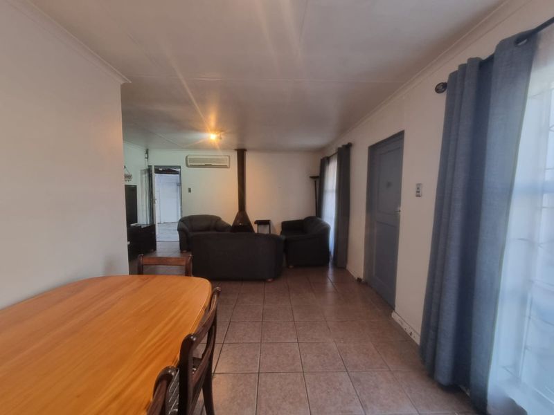 3 Bedroom Home for Sale in Belhar - Photo 5