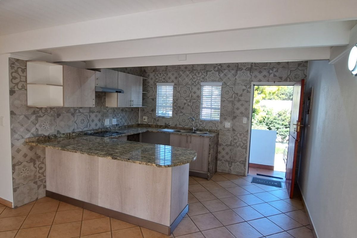 Lovely and renovated unit in the heart of Dowerglen. - Photo 4