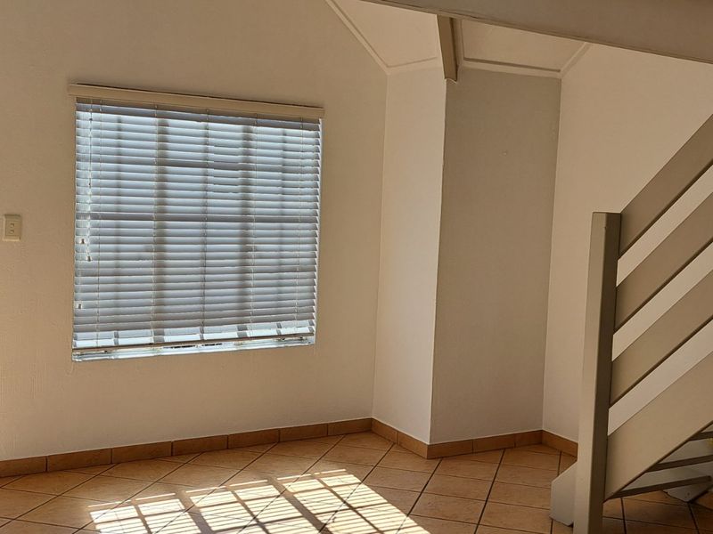 Lovely and renovated unit in the heart of Dowerglen. - Photo 7