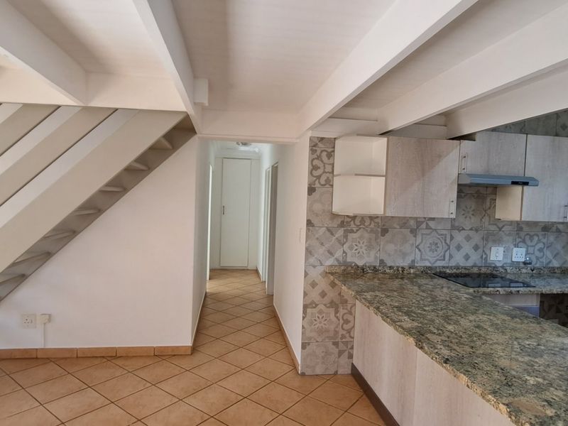Lovely and renovated unit in the heart of Dowerglen. - Photo 6