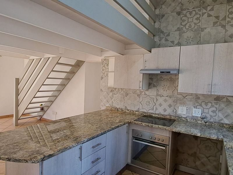 Lovely and renovated unit in the heart of Dowerglen. - Photo 3