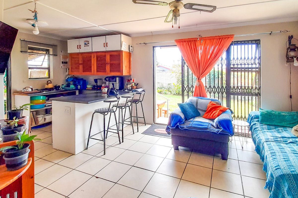 Two Separate Homes on One Erf – Ideal Dual-Living Opportunity - Photo 5
