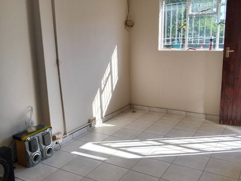 SPACIOUS FAMILY HOME IN DANVILLE – AFFORDABILITY MEETS COMFORT! - Photo 6