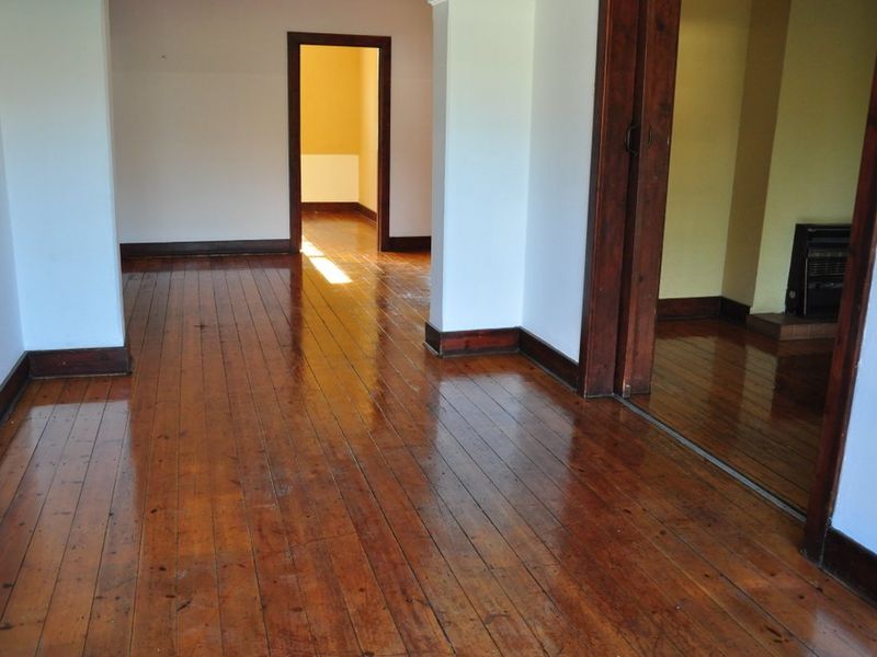 Charming Kensington Home with two flatlets & Pool - Great location - Photo 4
