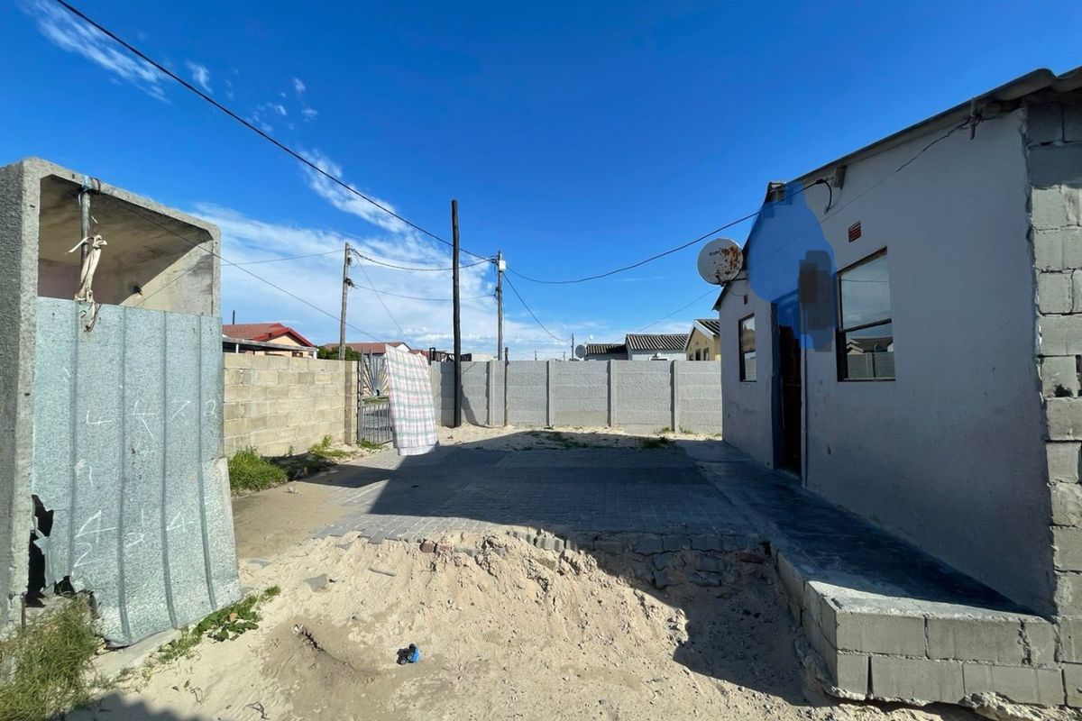 Small-Medium Family House - Photo 4