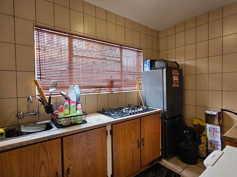 An exceptionally neat apartment in Peacehaven. - Photo 10