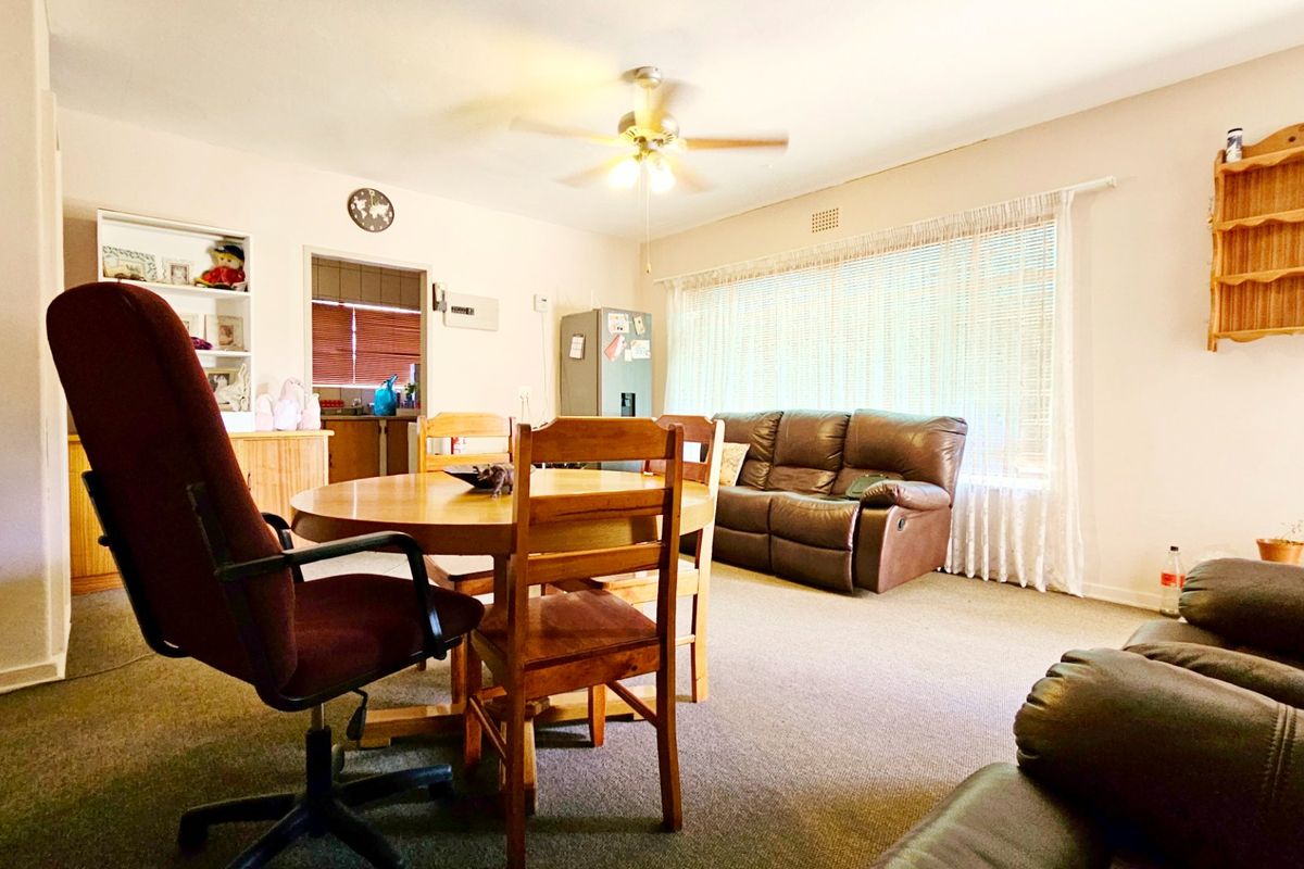 An exceptionally neat apartment in Peacehaven. - Photo 4