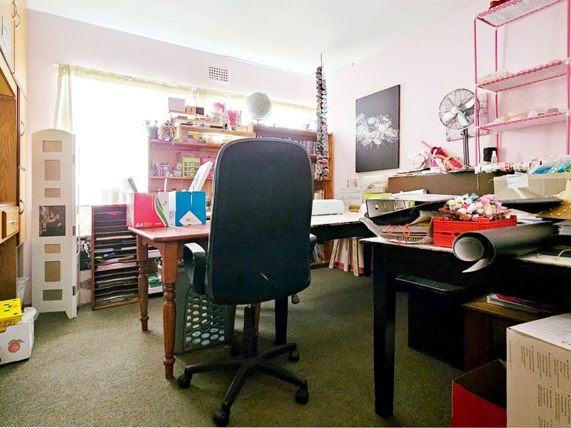 An exceptionally neat apartment in Peacehaven. - Photo 7