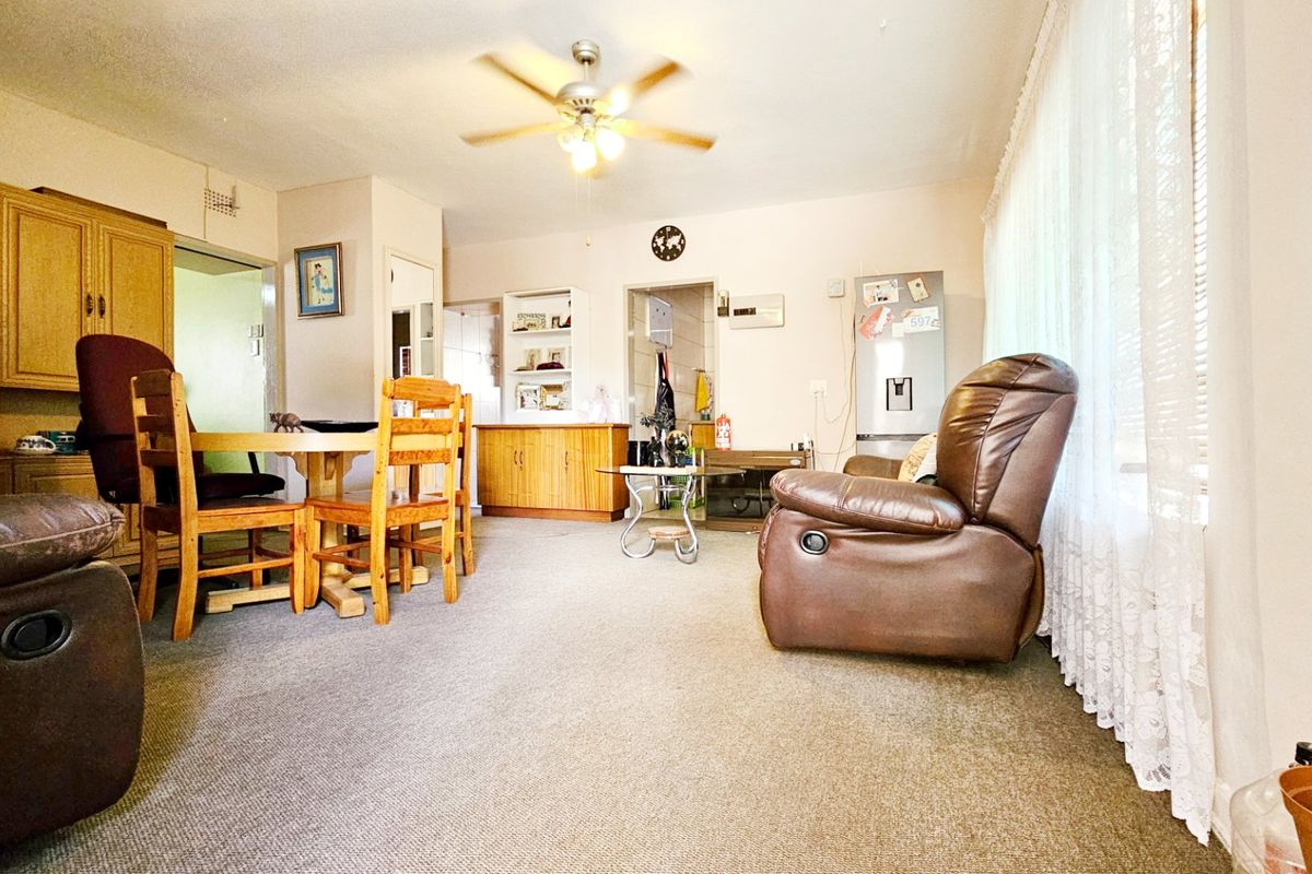 An exceptionally neat apartment in Peacehaven. - Photo 3