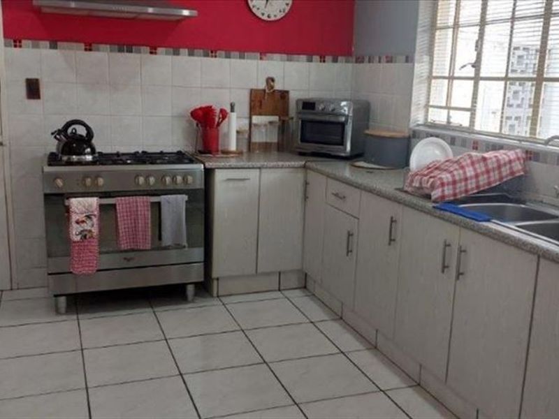 Comfortable and Well-Appointed Family Home - Photo 1
